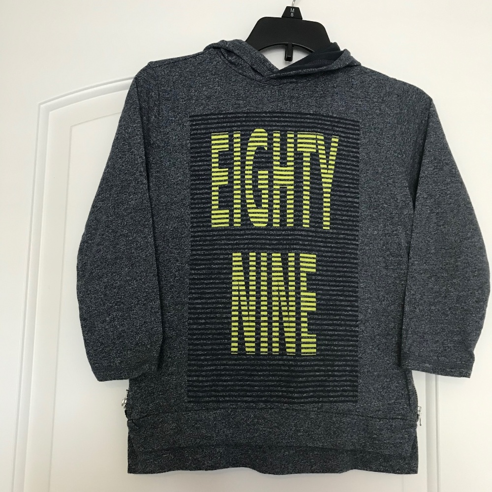 Zara Long Sleeve Tee with Hood and Zippers on the sides Boys Size 6 - Picture 1 of 5